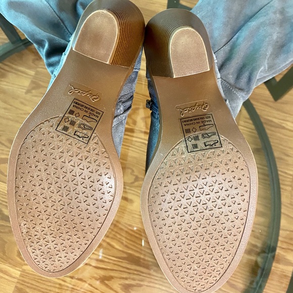 Grey suede fold over knee boots, size 8 1/2 - Picture 3 of 4